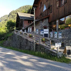 Auberge De Jeunesse Hi , La Clusaz France